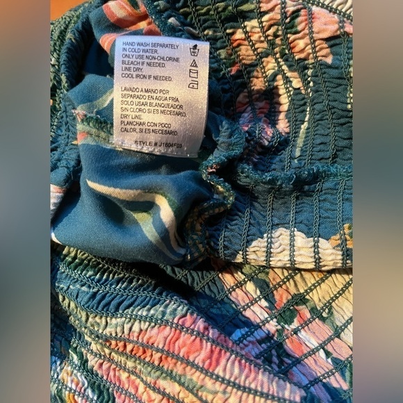 EUC Patrons of Peace Tropical Print Halter Top size Medium - Picture 9 of 9